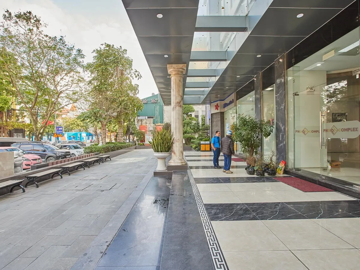 Lối ra vào chính của tòa nhà PHC-Complex.